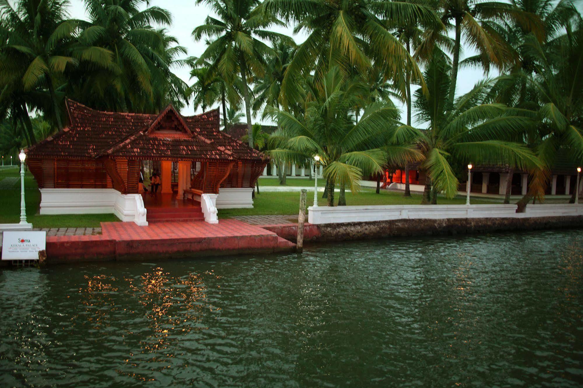Soma Kerala Palace Murinjupuzha Exterior foto